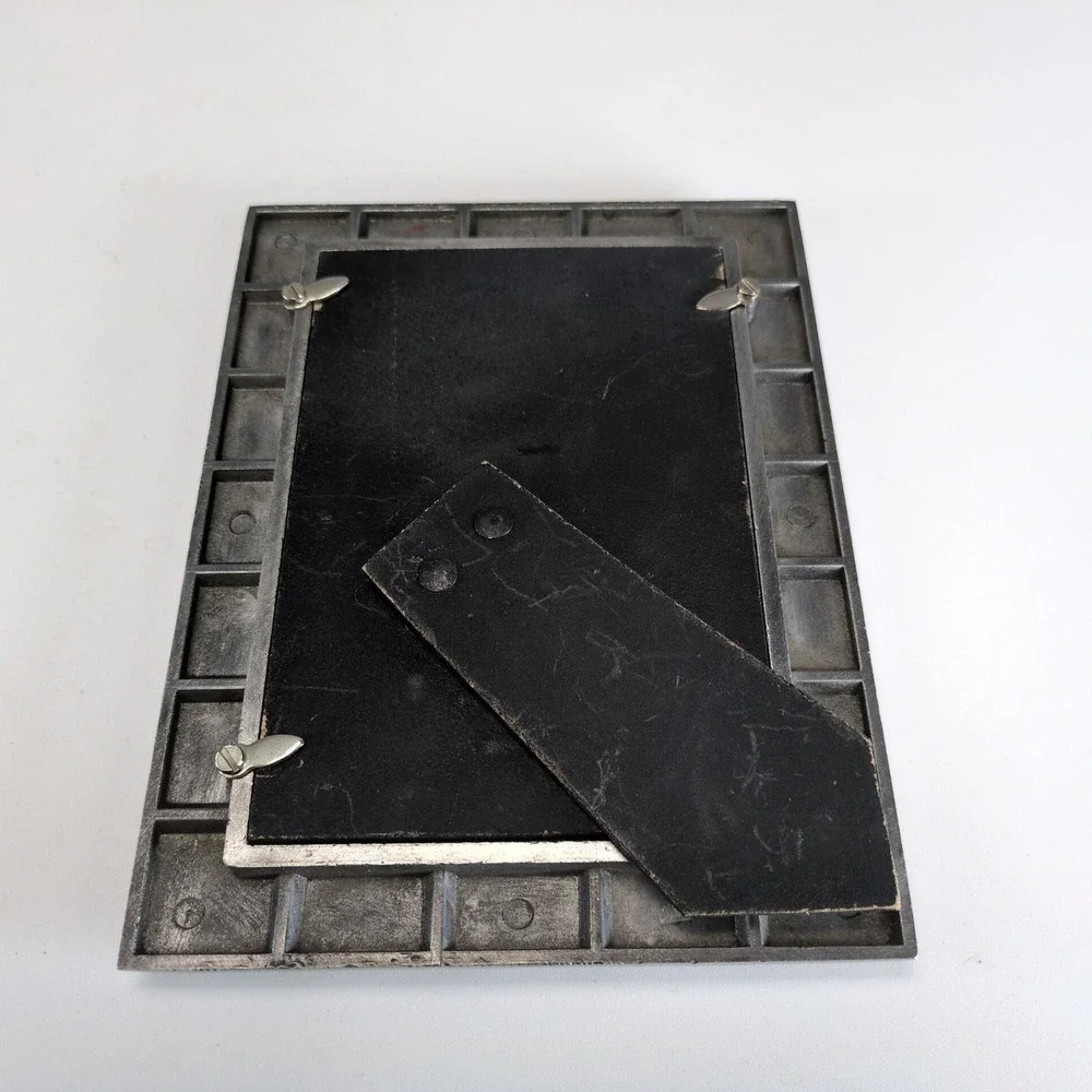 Vintage 90s CBK Frames Unlimited 4x6 Pyramid Stud Silvertone Metal Picture Frame